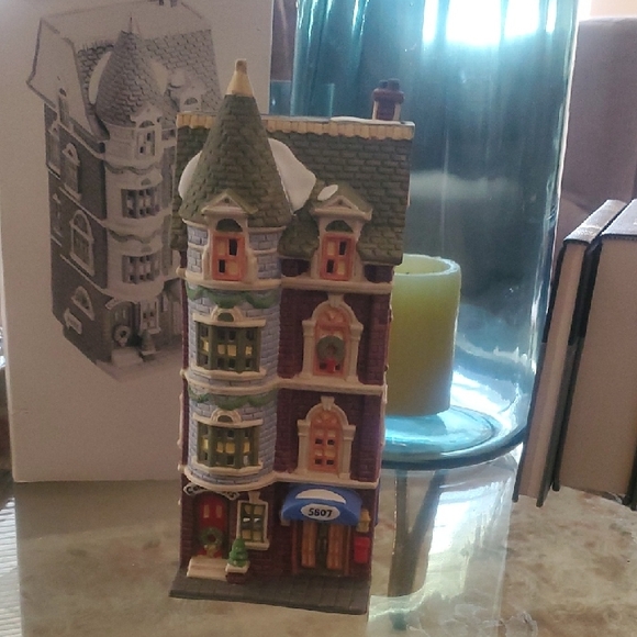 Heritage VILLAGE DEPT 56 CHRISTMAS IN THE CITY 5607 PARK AVENUE TOWNHOUSE - Picture 3 of 13